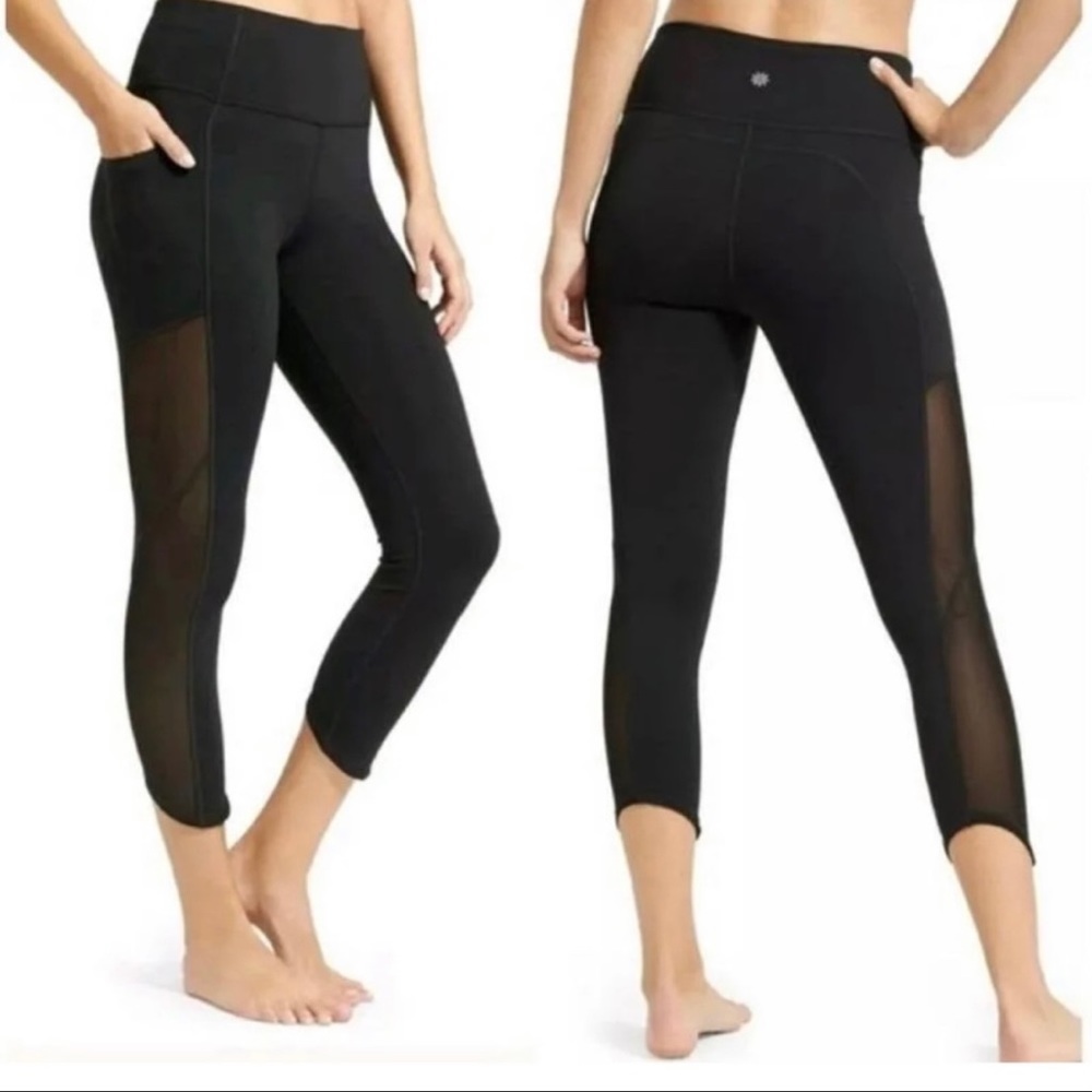 Athleta High Rise Mesh Chat to Town Capri Black Athletic Yoga Leggings NWOT M